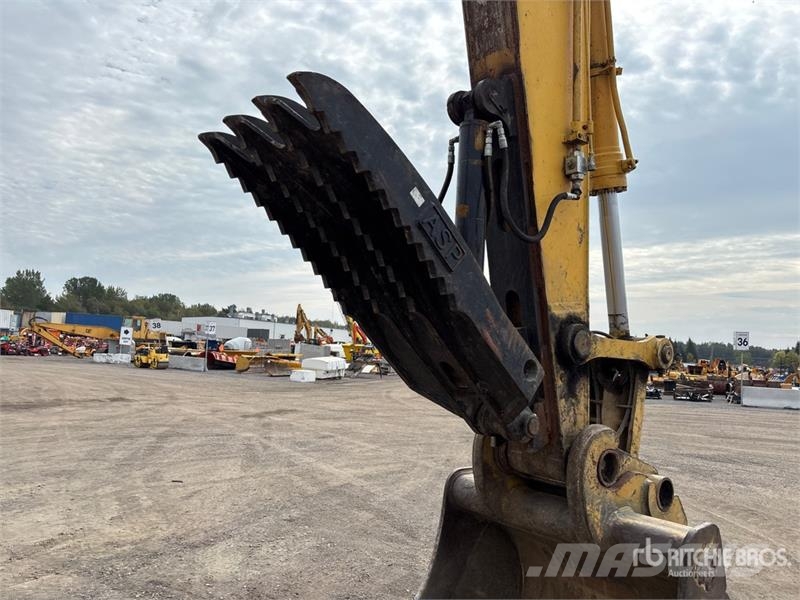 Komatsu PC220LC-8 Raupenbagger