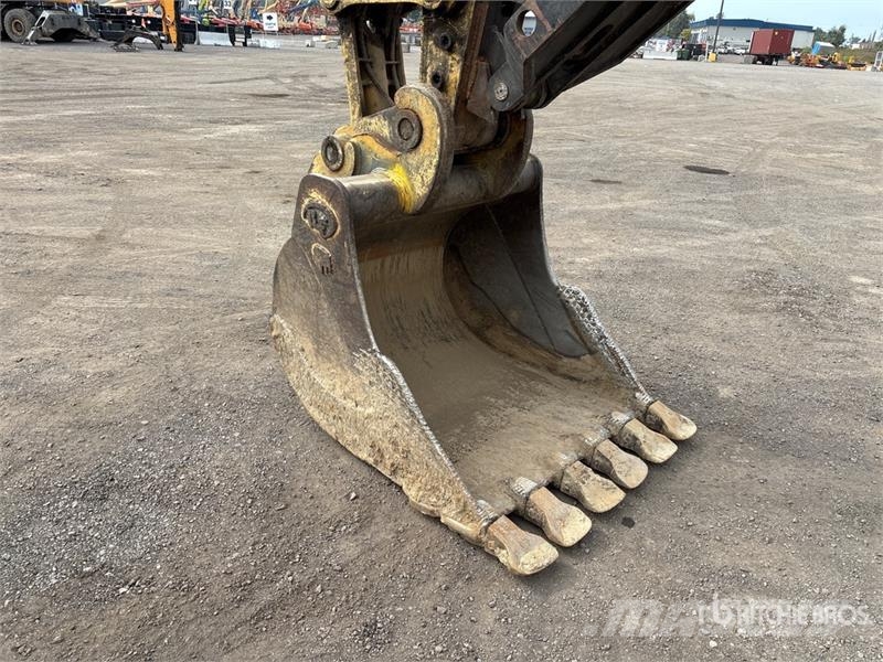 Komatsu PC220LC-8 Raupenbagger