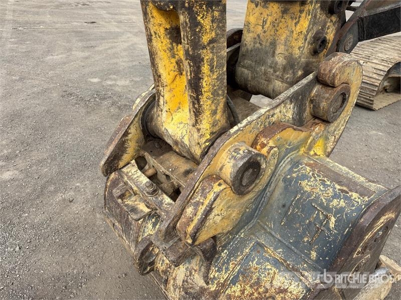 Komatsu PC220LC-8 Raupenbagger