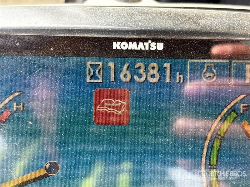 Komatsu PC220LC-8 Raupenbagger