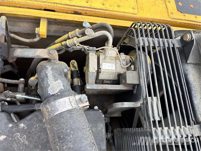 Komatsu PC220LC-8 Raupenbagger