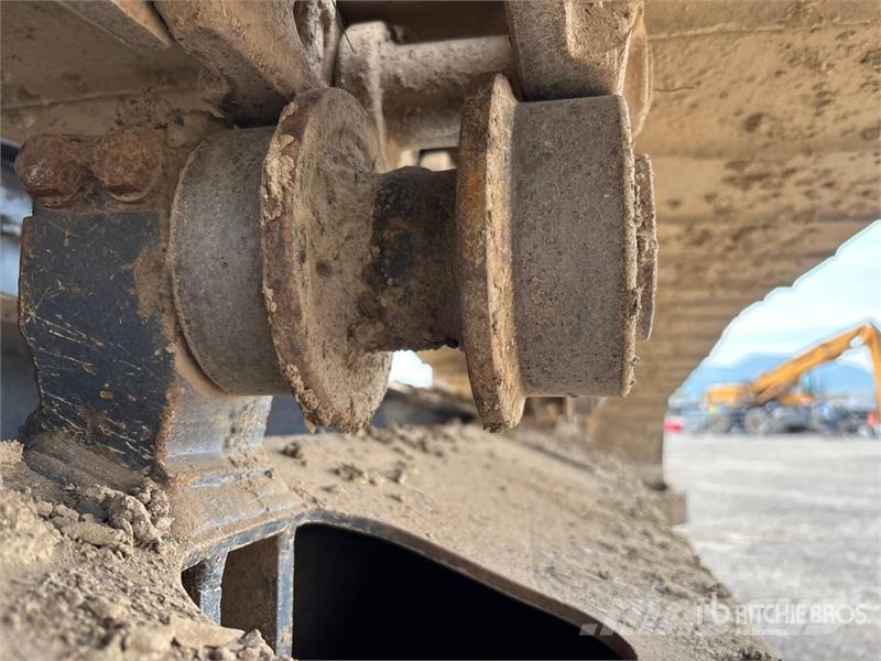 Komatsu PC220LC-8 Raupenbagger