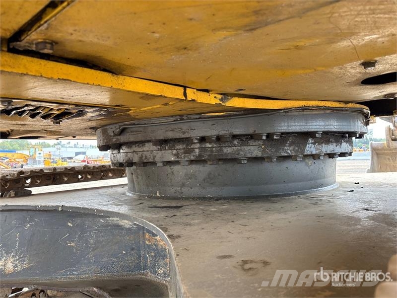 Komatsu PC220LC-8 Tracked Excavator Lánctalpas kotrók