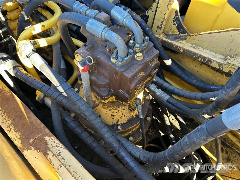 Komatsu PC300HD-8 大型油圧ショベル12t以上(パワーショベル・ユンボ)