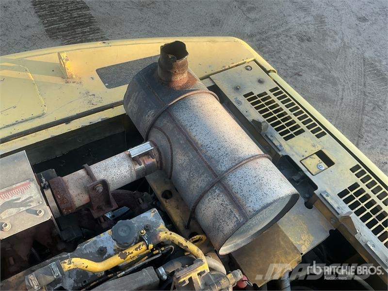 Komatsu PC300LC-6LE Tracked Excavator حفارات زحافة