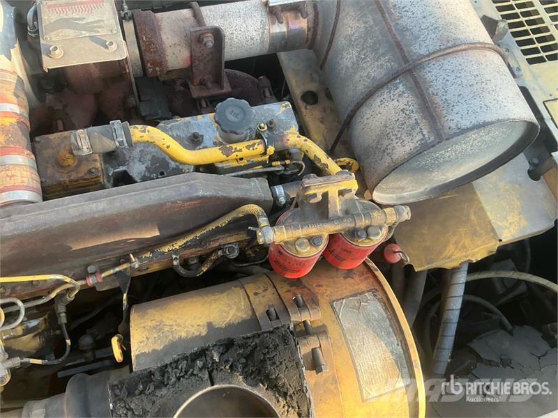 Komatsu PC300LC-6LE Tracked Excavator حفارات زحافة
