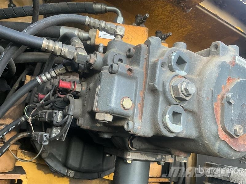 Komatsu PC300LC-6LE Tracked Excavator حفارات زحافة
