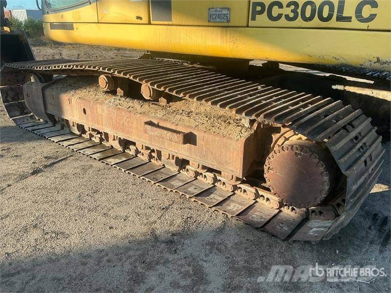 Komatsu PC300LC-6LE Tracked Excavator حفارات زحافة