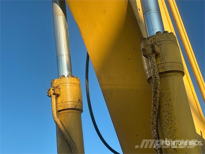 Komatsu PC300LC-6LE Tracked Excavator حفارات زحافة