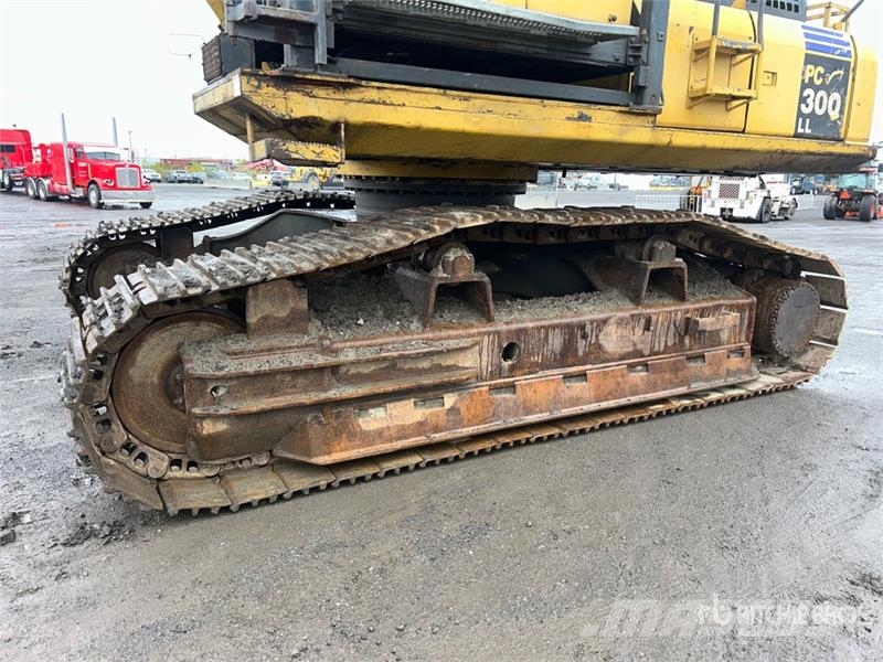 Komatsu PC300LL-7L Log Loader Gelenkausleger Lader