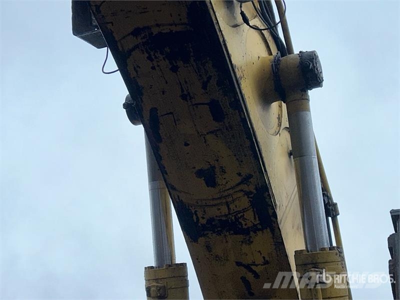 Komatsu PC300LL-7L Log Loader Gelenkausleger Lader