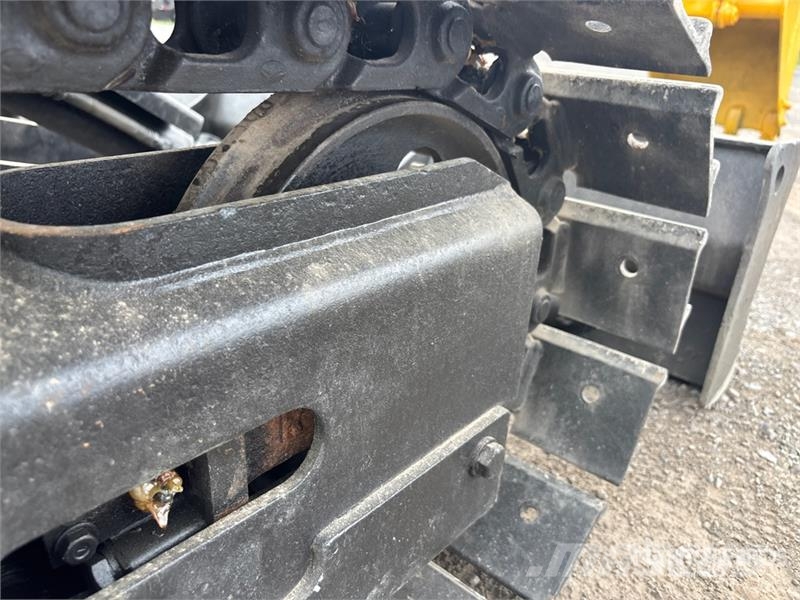 Komatsu PC30MR-1 Εκσκαφάκι (διαβολάκι) < 7t