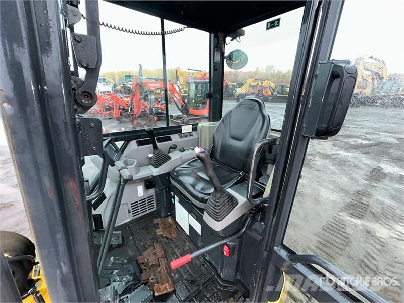 Komatsu PC30MR-5NO Mini Excavator حفارات صغيرة أقل من 7 طن (حفارات صغيرة)