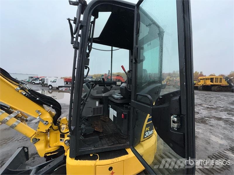 Komatsu PC30MR-5NO Mini Excavator حفارات صغيرة أقل من 7 طن (حفارات صغيرة)