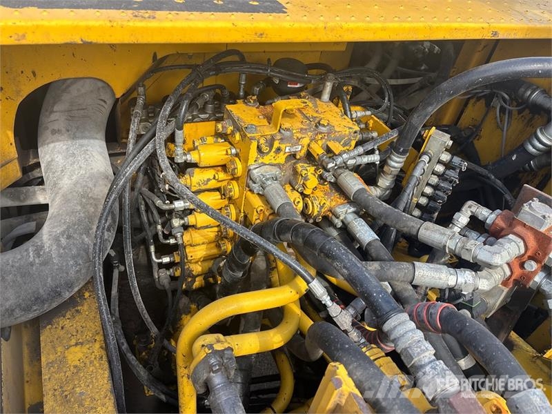 Komatsu PC360LC-10 Tracked Excavator Roomikekskavaatorid