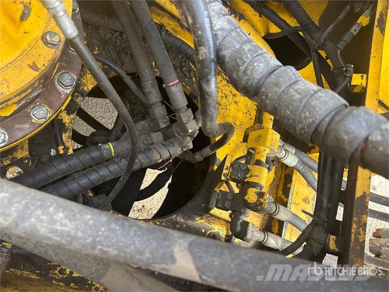 Komatsu PC360LC-10 Tracked Excavator Roomikekskavaatorid