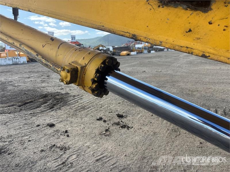 Komatsu PC360LC-10 Tracked Excavator Roomikekskavaatorid
