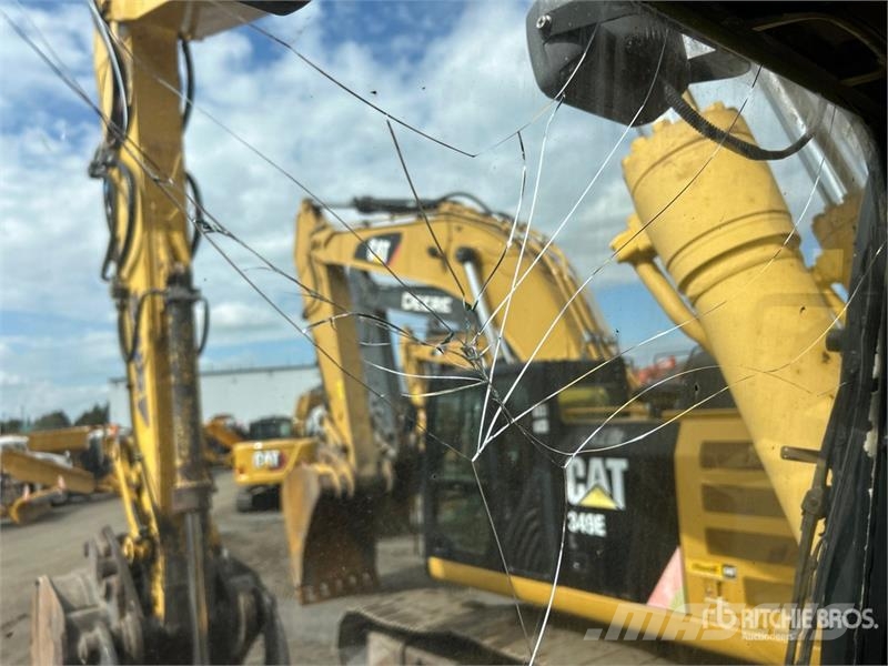 Komatsu PC390LC-11 Lánctalpas kotrók