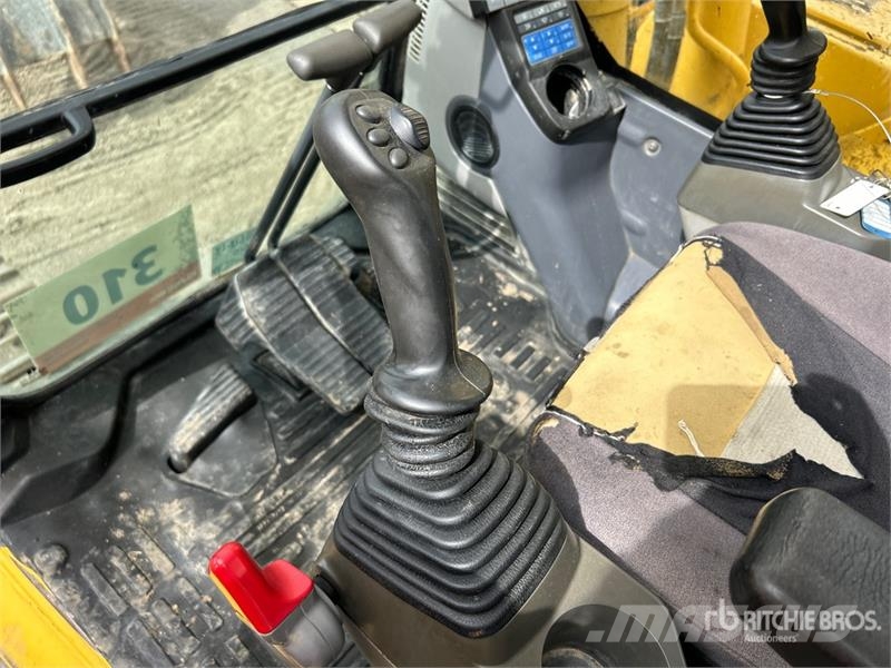Komatsu PC390LC-11 Lánctalpas kotrók