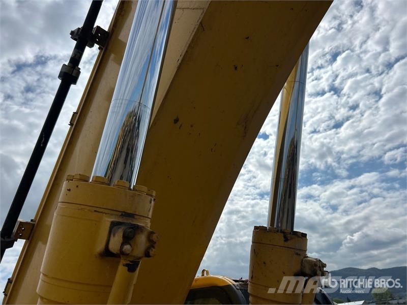 Komatsu PC390LC-11 Escavadoras de rastos