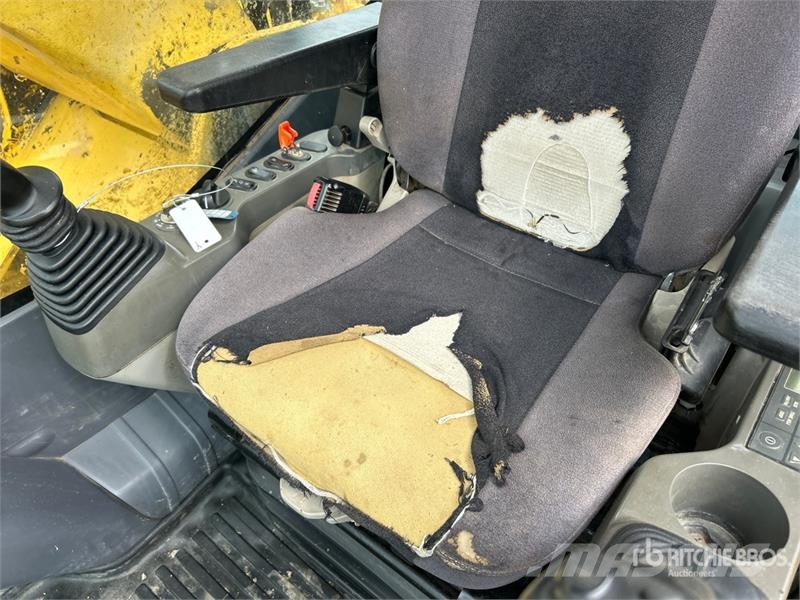 Komatsu PC390LC-11 Lánctalpas kotrók