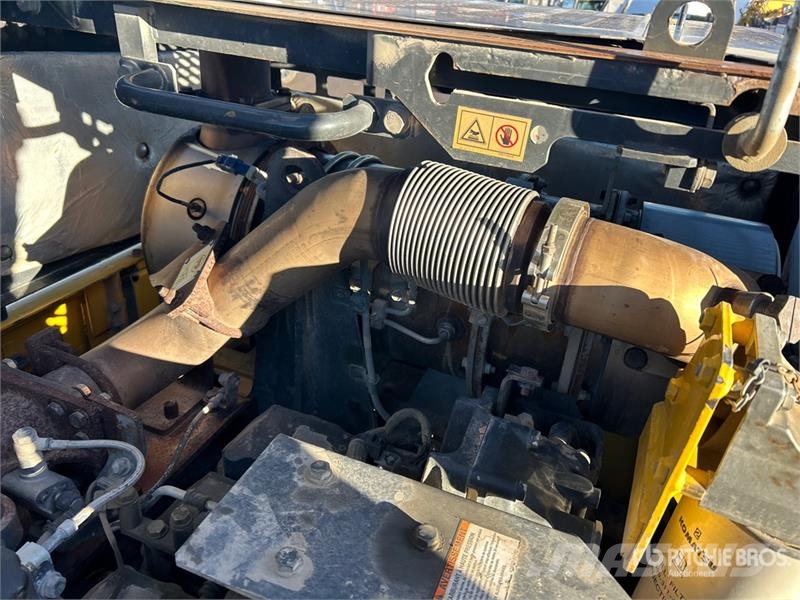 Komatsu PC490LC-10 Crawler excavators