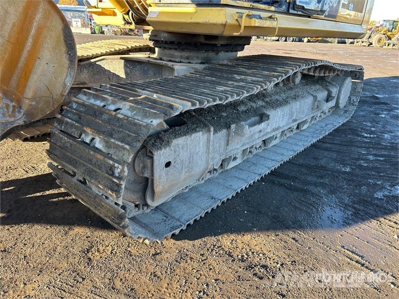 Komatsu PC490LC-10 Crawler excavators
