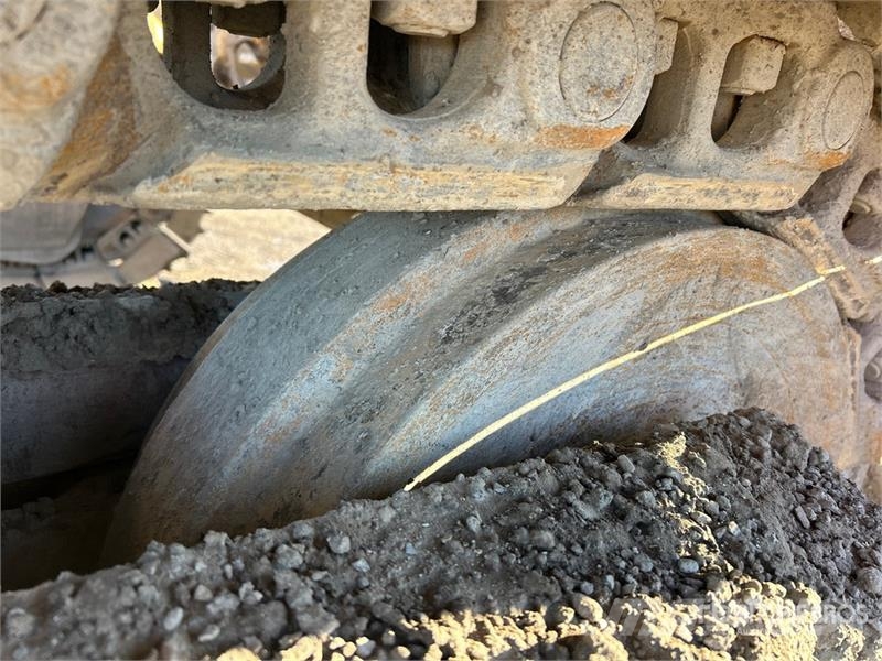 Komatsu PC490LC-10 Crawler excavators