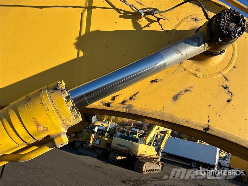 Komatsu PC490LC-10 Crawler excavators