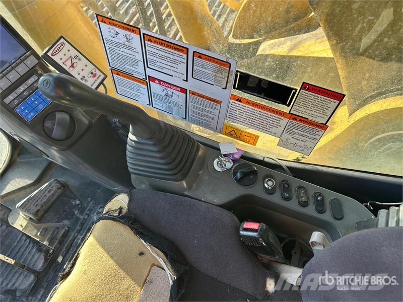 Komatsu PC490LC-10 Crawler excavators
