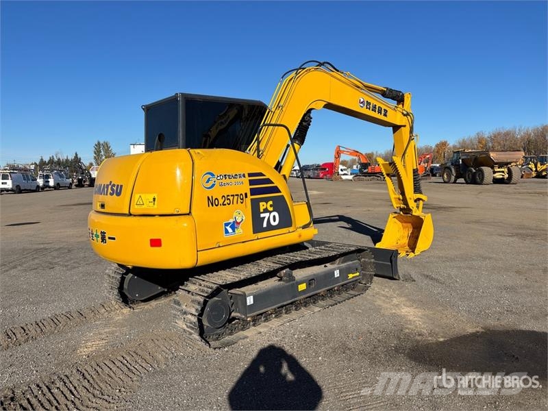 Komatsu PC70-8 Tracked Excavator حفارات زحافة