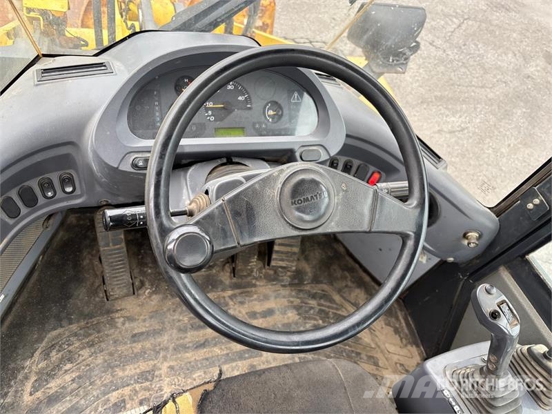 Komatsu WA200-6 Tekerlekli yükleyiciler