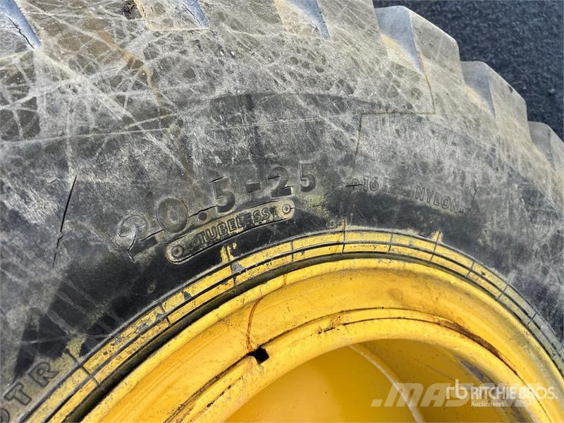 Komatsu Wa320-3A Wheel Loader Chargeuse sur pneus