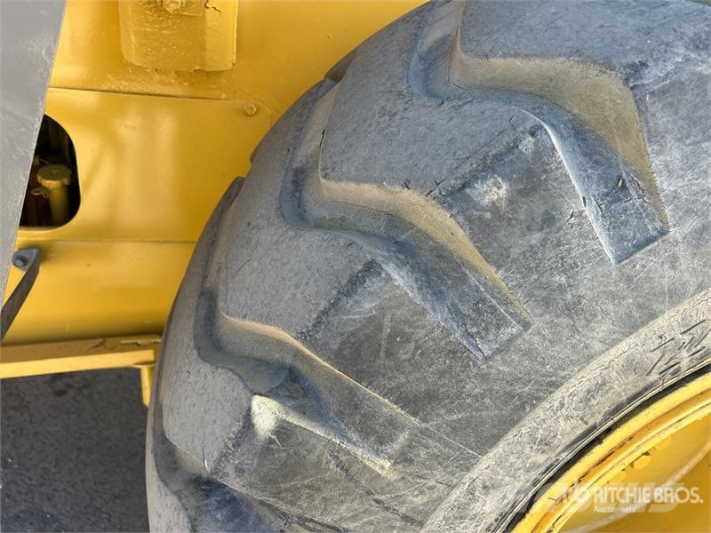 Komatsu Wa320-3A Wheel Loader Chargeuse sur pneus