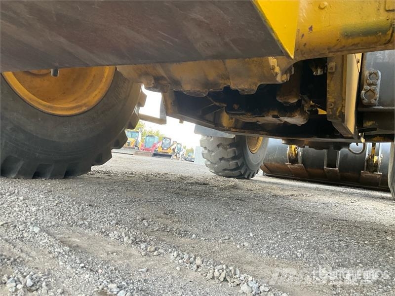 Komatsu WA320-3MC Wheel Loader Kolesni nakladalci