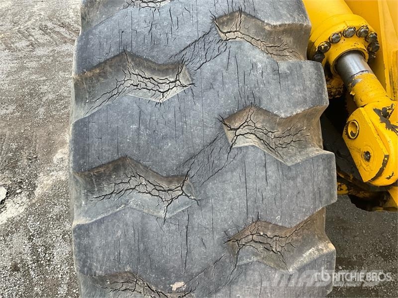 Komatsu WA320-3MC Wheel Loader Kolesni nakladalci