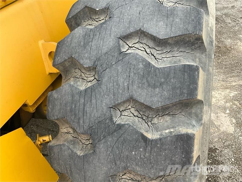 Komatsu WA320-3MC Wheel Loader Kolesni nakladalci