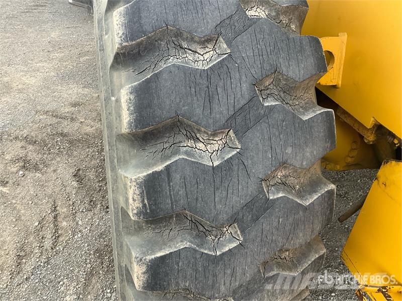Komatsu WA320-3MC Wheel Loader Kolesni nakladalci