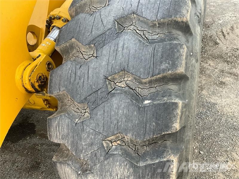 Komatsu WA320-3MC Wheel Loader Kolesni nakladalci