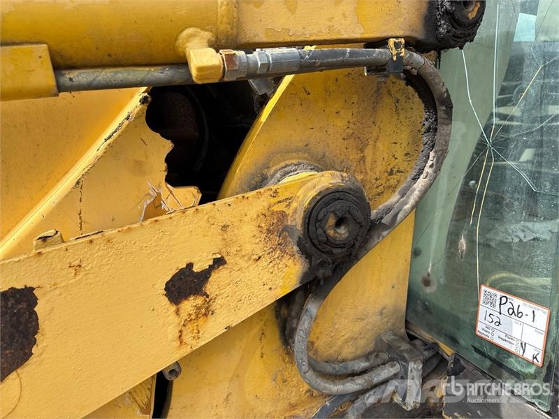 Komatsu WB140-2 Kaivurikuormaajat