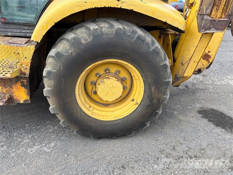 Komatsu WB140-2 Kaivurikuormaajat