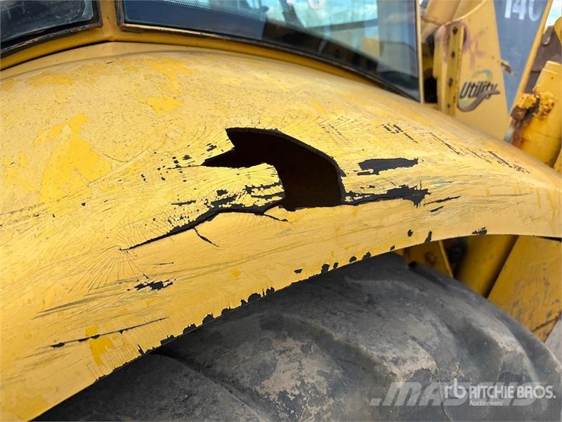Komatsu WB140-2 Kaivurikuormaajat