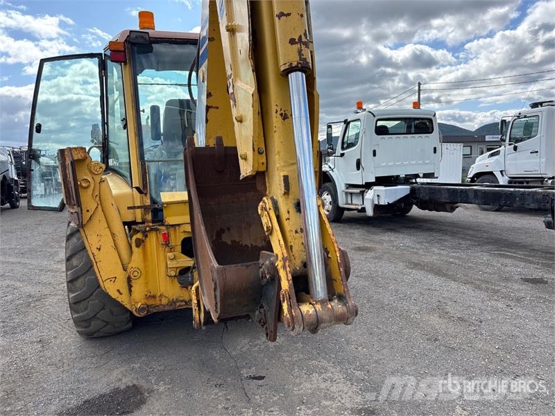 Komatsu WB140-2 Kaivurikuormaajat