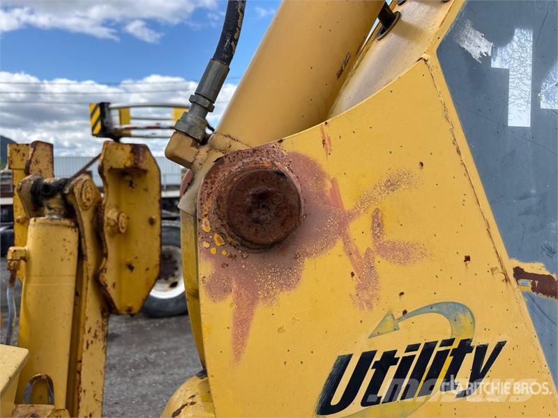 Komatsu WB140-2 Kaivurikuormaajat