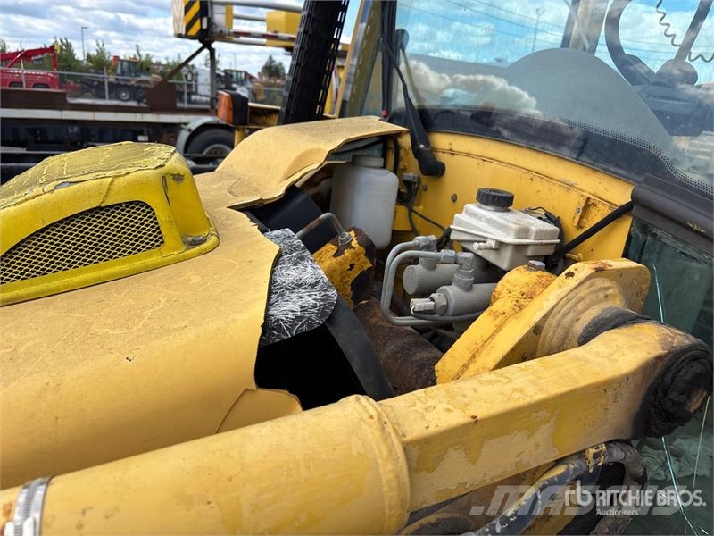Komatsu WB140-2 Kaivurikuormaajat