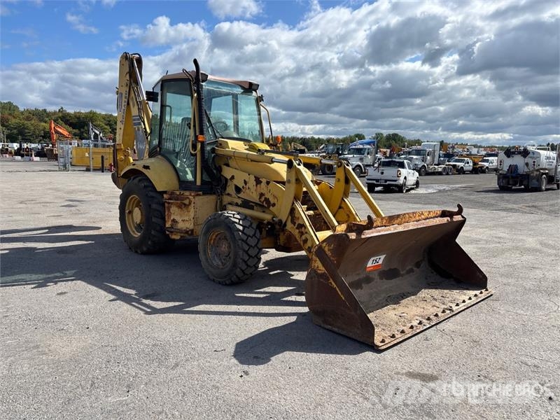 Komatsu WB140-2 Kaivurikuormaajat