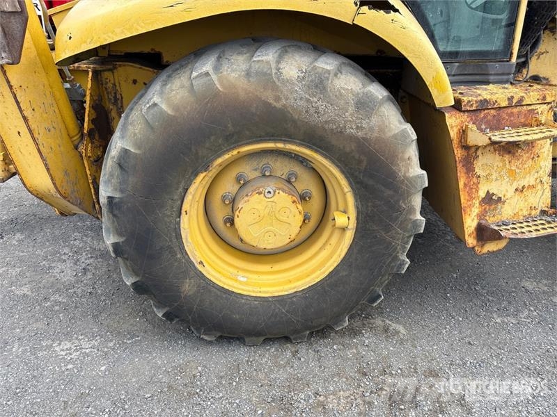 Komatsu WB140-2 Kaivurikuormaajat
