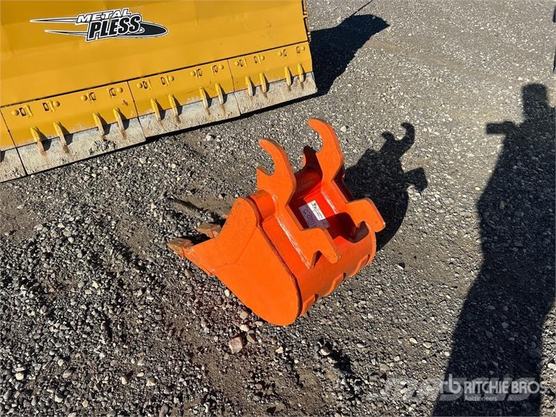 Kubota 19 in Excavator Bucket دلاء