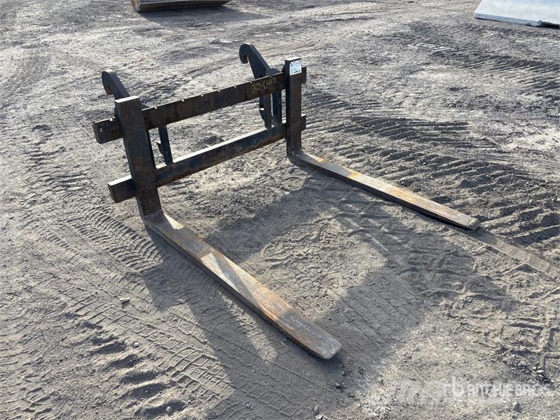 Kubota 47 in Wheel Loader Forks Fourche