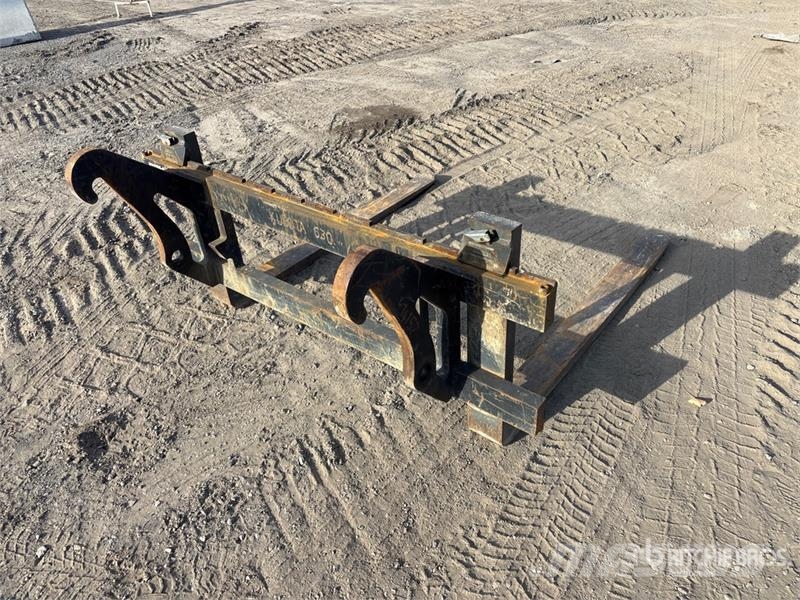 Kubota 47 in Wheel Loader Forks Fourche